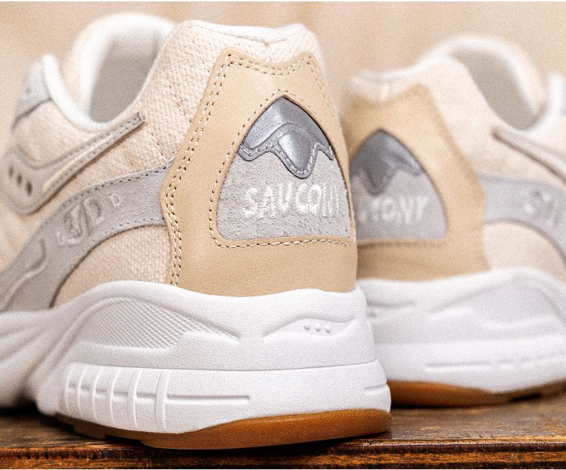 Men's Saucony 3d Grid Hurricane Blank Canvas Sneakers Beige White | UK-82390